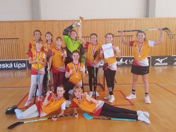 Turnaj dívek ve florbalu 6. a 7. tříd