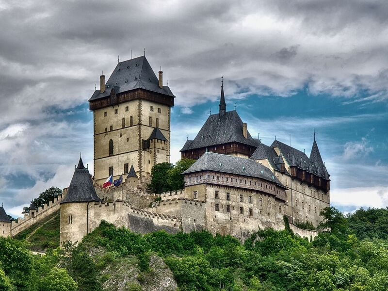 Exkurze Karlštejn a Koněpruské jeskyně