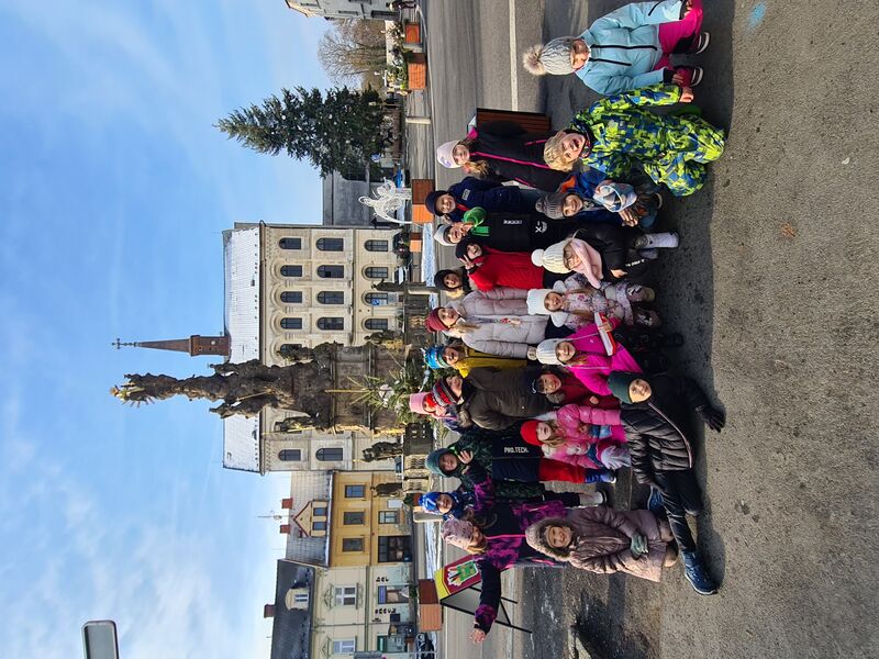 Zdobení stromečku na náměstí v Zákupech 